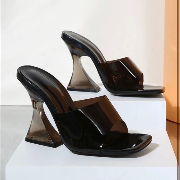 unbranded Shoes - SOLD 🔖  Black Clear Jelly Chunky Angled Perspex Lucite Mule Muaddi Style Heels